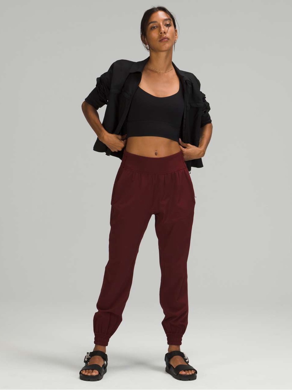 Lululemon Sun Setter High Rise Jogger Full Length
Red Merlot size 4 inseam 28”